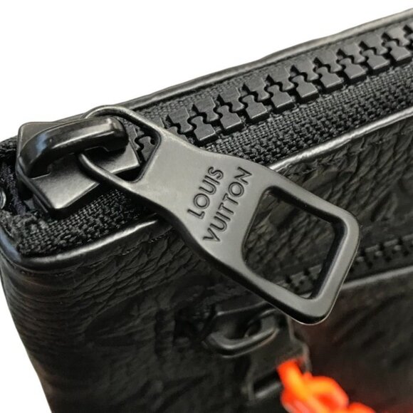 LOUIS VUITTON Black Monogram Clutch Bag - Picture 5 of 10